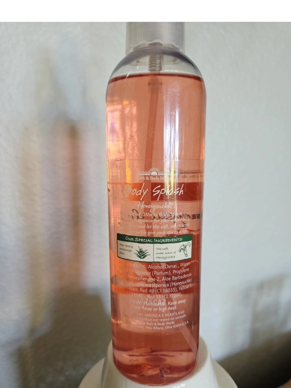Vintag Bath & Body Works Honeysuckle Body Splash - Scented Body Mist - Picture 2 of 2